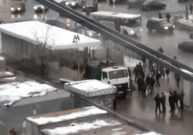 В сети появилось видео с места взрыва у метро Коломенская В сети появилось видео с места взрыва у метро Коломенская