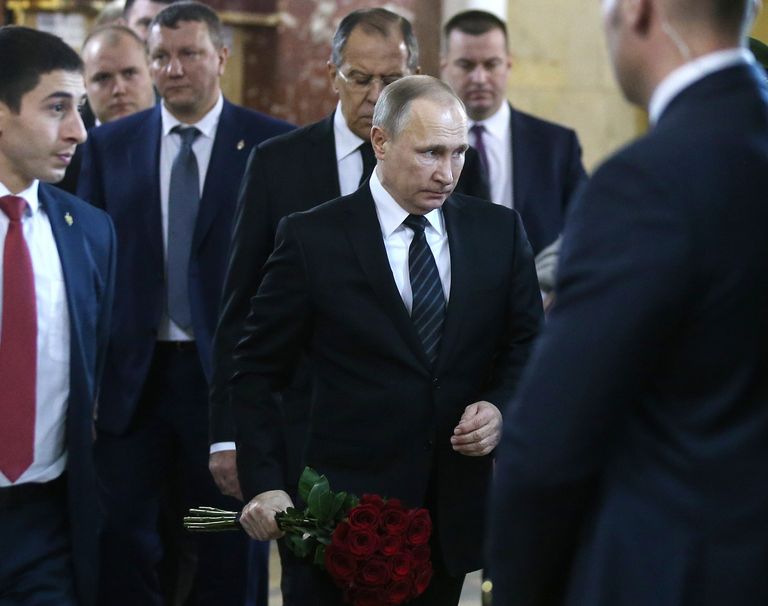 Президент РФ Владимир Путин на церемонии прощания с российским послом в Турции Андреем Карловым. 22 декабря 2016 Президент РФ Владимир Путин на церемонии прощания с российским послом в Турции Андреем Карловым. 22 декабря 2016