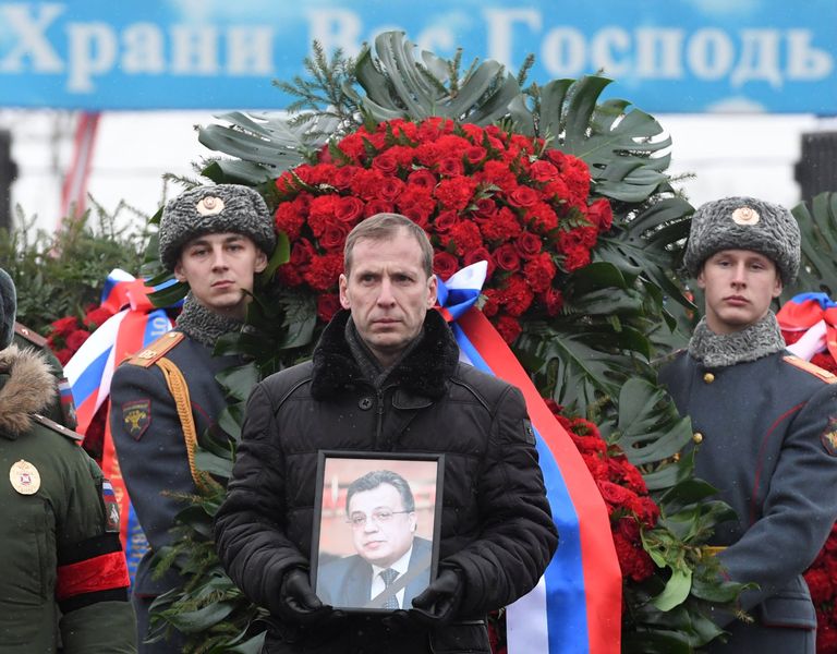 Похороны посла РФ в Турции Андрея Карлова на Химкинском кладбище в Москве Похороны посла РФ в Турции Андрея Карлова на Химкинском кладбище в Москве