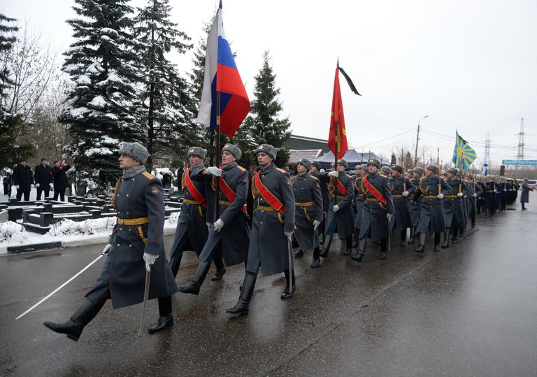 Караул во время отдания воинских почестей на церемонии похорон посла России в Турции Андрея Карлова Караул во время отдания воинских почестей на церемонии похорон посла России в Турции Андрея Карлова