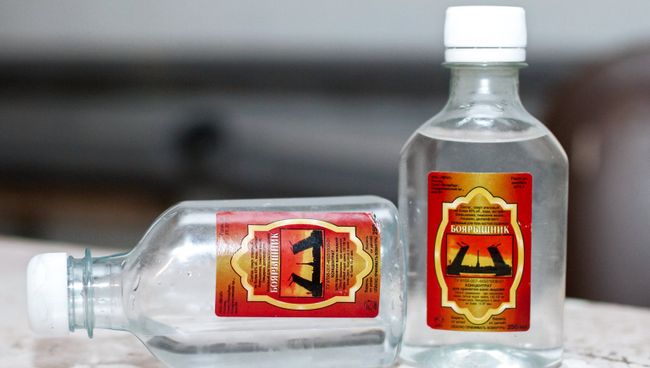 Массовое отравление суррогатным алкоголем в Иркутске. Архивное фото Массовое отравление суррогатным алкоголем в Иркутске. Архивное фото