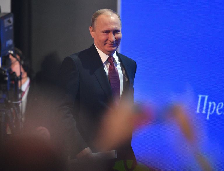 Президент РФ Владимир Путин на двенадцатой большой ежегодной пресс-конференции в Центре международной торговли на Красной Пресне. 23 декабря 2016 Президент РФ Владимир Путин на двенадцатой большой ежегодной пресс-конференции в Центре международной торговли на Красной Пресне. 23 декабря 2016