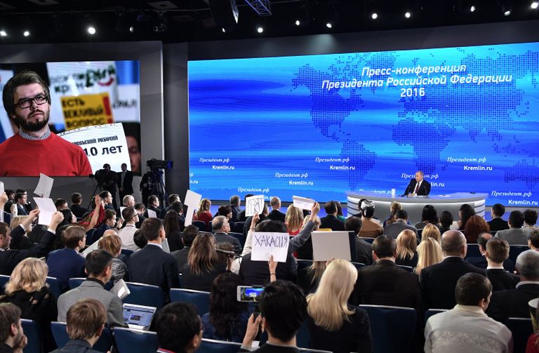 Президент РФ Владимир Путин на двенадцатой большой ежегодной пресс-конференции в Центре международной торговли на Красной Пресне. 23 декабря 2016 Президент РФ Владимир Путин на двенадцатой большой ежегодной пресс-конференции в Центре международной торговли на Красной Пресне. 23 декабря 2016