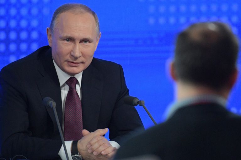 Президент РФ Владимир Путин на двенадцатой большой ежегодной пресс-конференции в Центре международной торговли на Красной Пресне. 23 декабря 2016 Президент РФ Владимир Путин на двенадцатой большой ежегодной пресс-конференции в Центре международной торговли на Красной Пресне. 23 декабря 2016