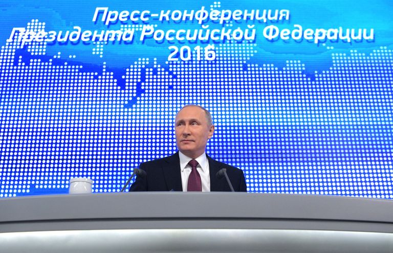 Президент РФ Владимир Путин на двенадцатой большой ежегодной пресс-конференции в Центре международной торговли на Красной Пресне Президент РФ Владимир Путин на двенадцатой большой ежегодной пресс-конференции в Центре международной торговли на Красной Пресне