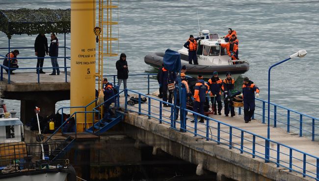 Поисково-спасательные работы на месте крушения самолёта Ту-154 Минобороны РФ в Сочи Поисково-спасательные работы на месте крушения самолёта Ту-154 Минобороны РФ в Сочи