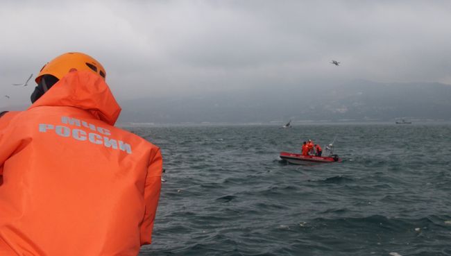Поисково-спасательные работы у побережья Черного моря, где потерпел крушение самолет Минобороны РФ Ту-154 Поисково-спасательные работы у побережья Черного моря, где потерпел крушение самолет Минобороны РФ Ту-154