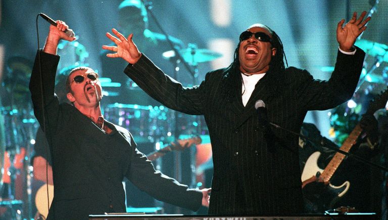 Джордж Майкл и Стиви Уандер во время 4th annual VH1 Honors. 1994 год Джордж Майкл и Стиви Уандер во время 4th annual VH1 Honors. 1994 год