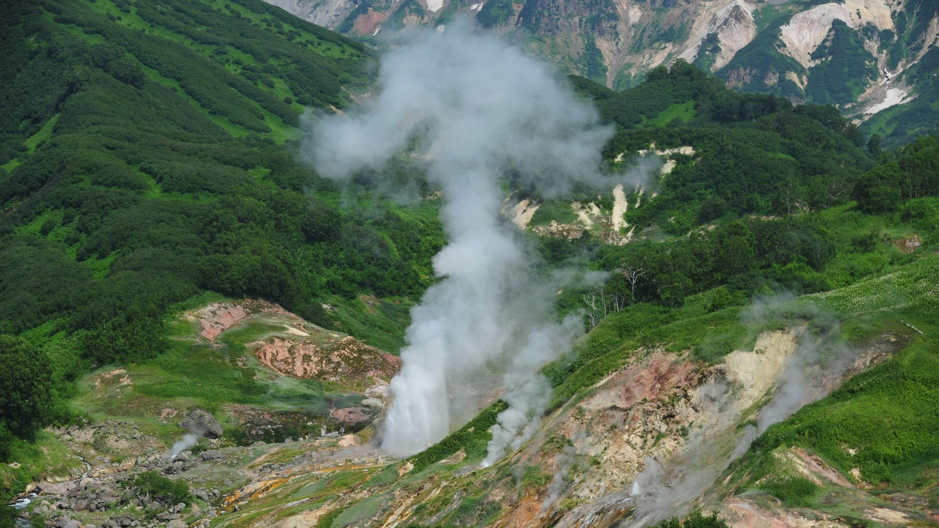 Извержение гейзера Великан в Долине Гейзеров в Кроноцком государственном природном биосферном заповеднике на Камчатке - РИА Новости, 1920, 07.11.2022