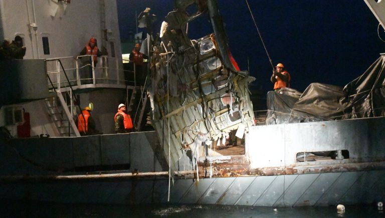 Поисковые работы в акватории Черного моря в районе крушения самолета ТУ-154 Поисковые работы в акватории Черного моря в районе крушения самолета ТУ-154