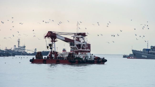 Поисково-спасательные работы у побережья Черного моря, где потерпел крушение самолет Минобороны РФ Ту-154 Поисково-спасательные работы у побережья Черного моря, где потерпел крушение самолет Минобороны РФ Ту-154