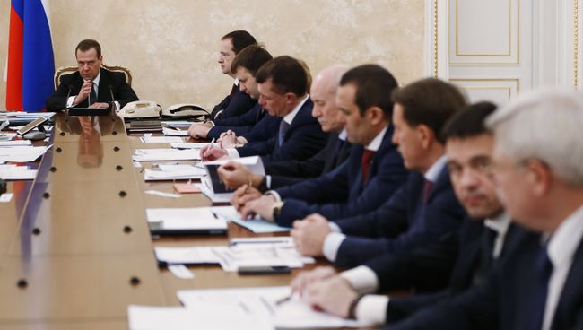 Дмитрий Медведев проводит совещание о мерах по обеспечению сбалансированности региональных и местных бюджетов. 28 декабря 2016 Дмитрий Медведев проводит совещание о мерах по обеспечению сбалансированности региональных и местных бюджетов. 28 декабря 2016