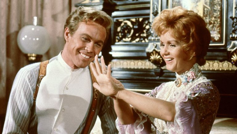 Кадр из фильма Непотопляемая Молли Браун (1964) Кадр из фильма Непотопляемая Молли Браун (1964)