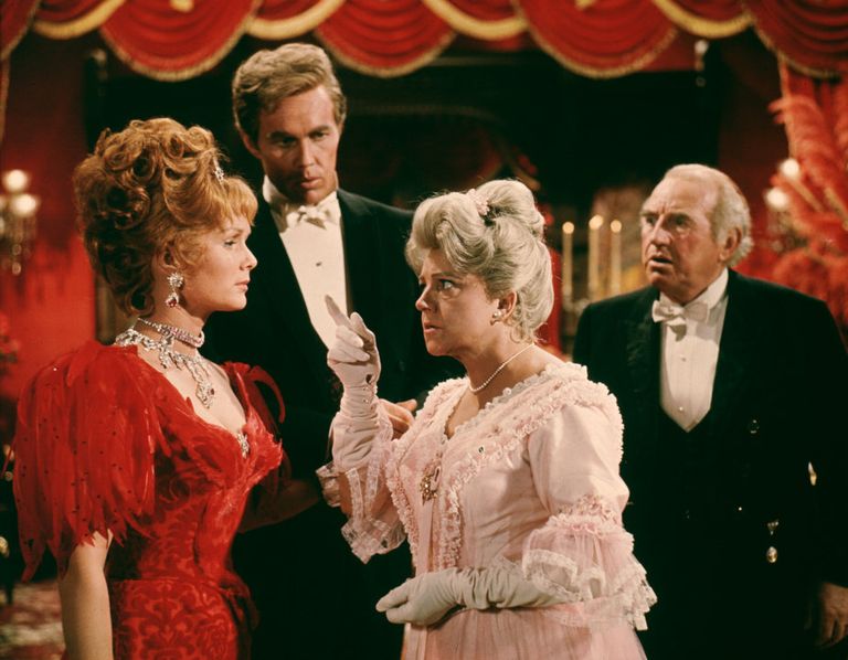 Кадр из фильма Непотопляемая Молли Браун (1964) Кадр из фильма Непотопляемая Молли Браун (1964)