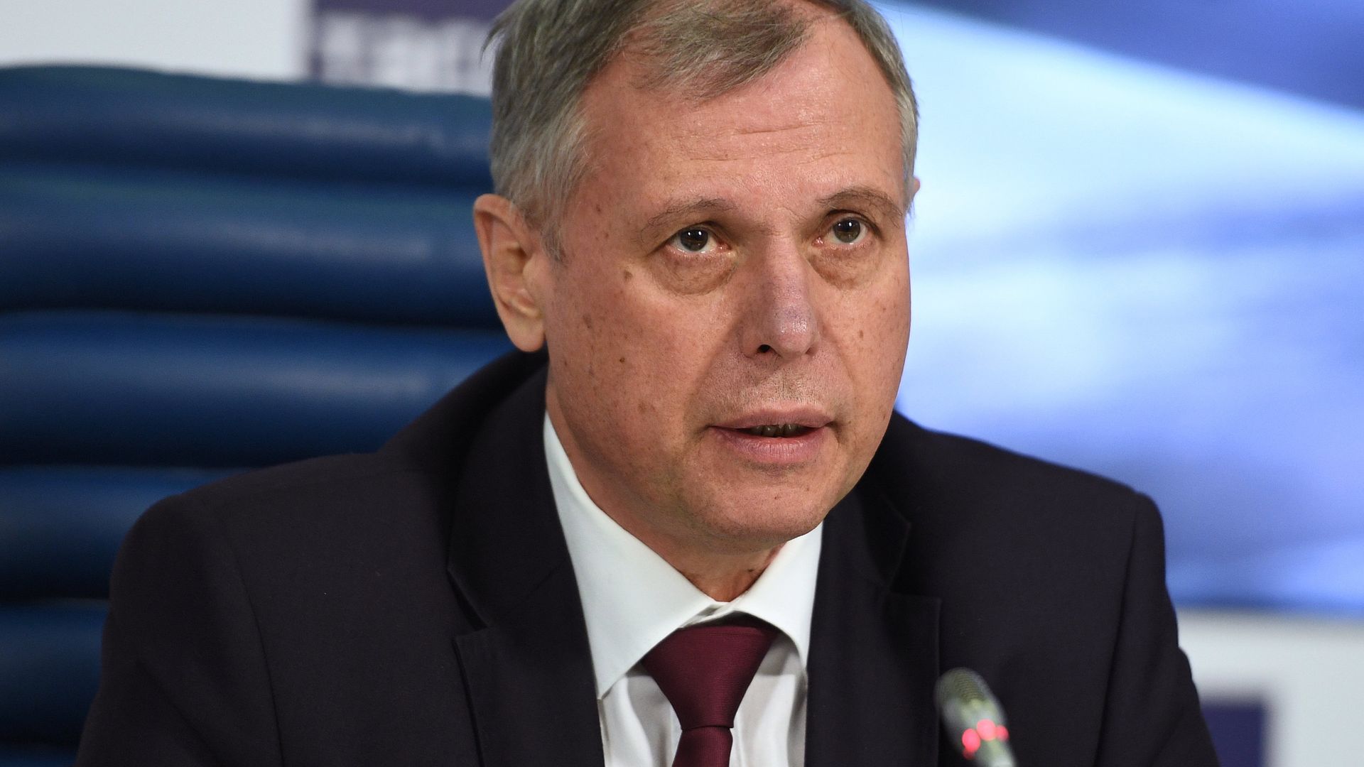 Александр Чуприян во время пресс-конференции членов правительственной комиссии по расследованию крушения самолета Минобороны Ту-154 Александр Чуприян во время пресс-конференции членов правительственной комиссии по расследованию крушения самолета Минобороны Ту-154 - РИА Новости, 1920, 08.09.2021