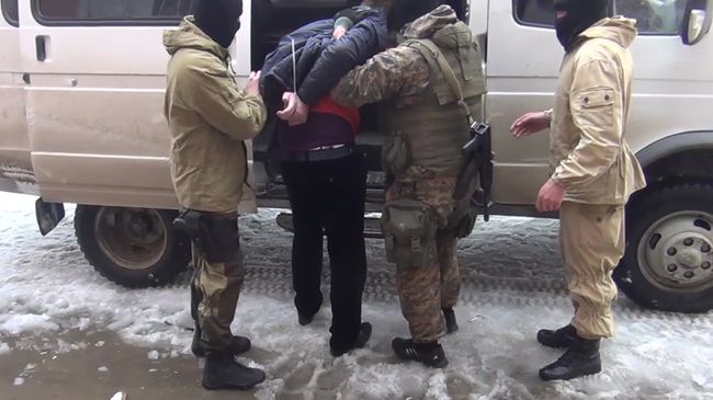 Задержание сторонников запрещенной на территории РФ террористической организации Исламское государство в Махачкале Задержание сторонников запрещенной на территории РФ террористической организации Исламское государство в Махачкале