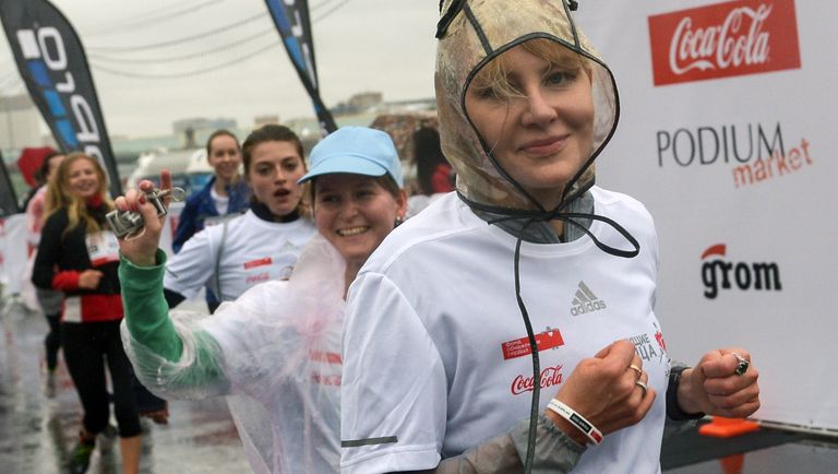 Режиссер и сценарист Рената Литвинова на финише благотворительного забега Бегущие сердца Режиссер и сценарист Рената Литвинова на финише благотворительного забега Бегущие сердца