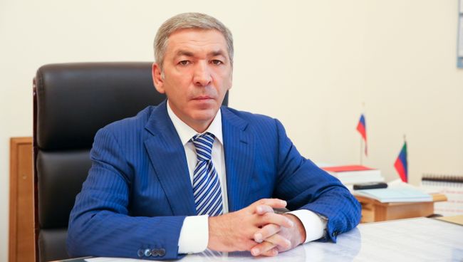 Глава правительства республики Дагестан Абдусамад Гамидов. Архивное фото Глава правительства республики Дагестан Абдусамад Гамидов. Архивное фото