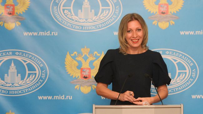 Мария Захарова в платье Акимбо Мария Захарова в платье Акимбо