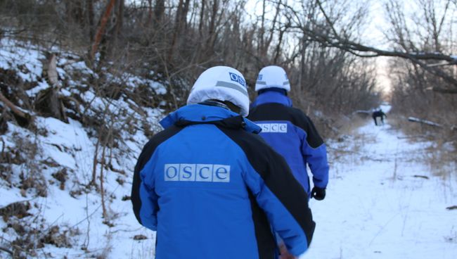 ОБСЕ мониторят участок у КПП Станица Луганская в Донбассе на наличие неразорвавшихся боеприпасов и мин