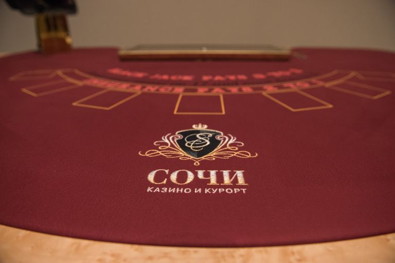 Игорный стол с логотипом Сочи Казино и Курорт Игорный стол с логотипом Сочи Казино и Курорт