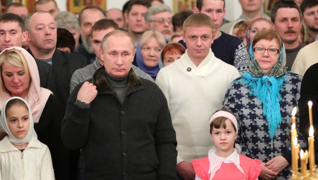 Президент РФ В.Путин посетил Рождественское богослужение Президент РФ В.Путин посетил Рождественское богослужение