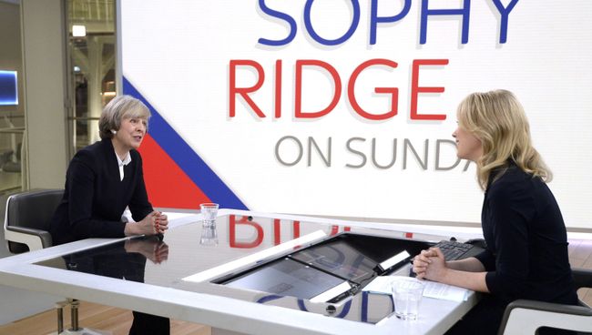 Тереза Мэй во время интервью телеканалу Sky News
