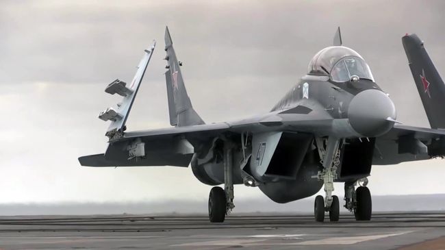 Многоцелевой истребитель МиГ-29 ВКС России. Архивное фото Многоцелевой истребитель МиГ-29 ВКС России. Архивное фото