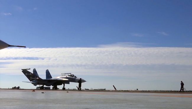 Корабельный истребитель Су-33 ВКС. Архивное фото Корабельный истребитель Су-33 ВКС. Архивное фото