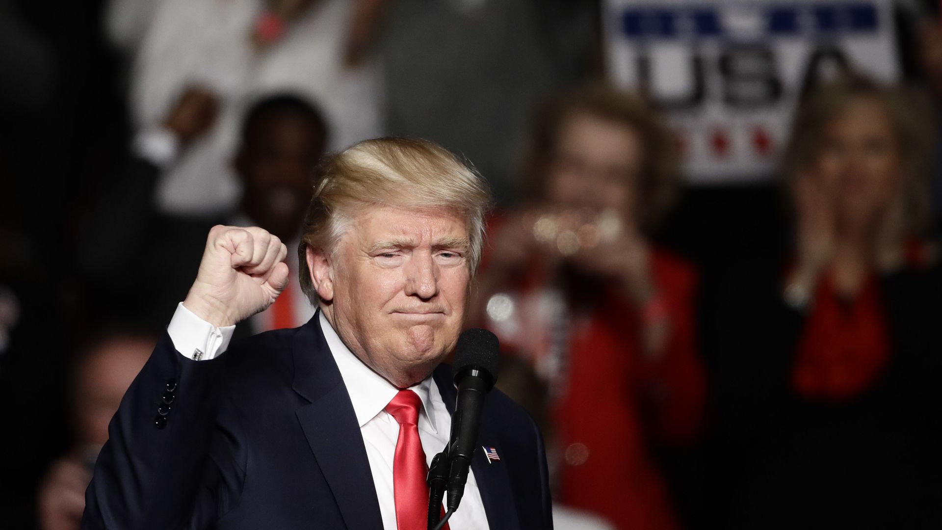 Избранный президент США Дональд Трамп на встрече с избирателями Избранный президент США Дональд Трамп на встрече с избирателями - РИА Новости, 1920, 03.10.2020