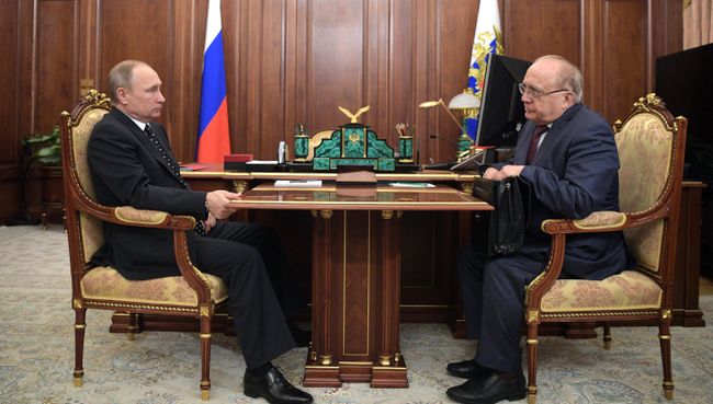Президент РФ Владимир Путин и ректор МГУ Виктор Садовничий во время встречи в Кремле. 10 января 2017 Президент РФ Владимир Путин и ректор МГУ Виктор Садовничий во время встречи в Кремле. 10 января 2017