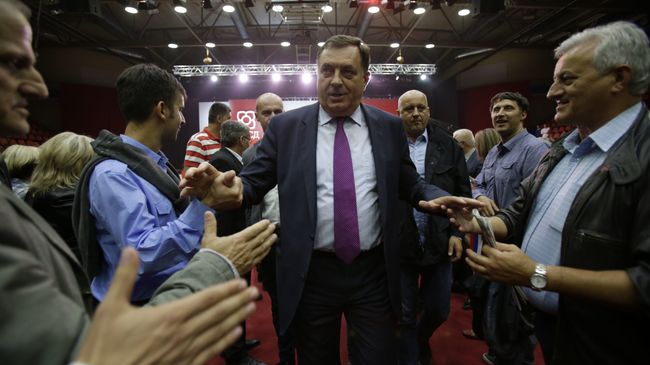 Милорад Додик во время предвыборной кампании