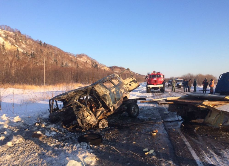На месте ДТП с участием машины скорой помощи в Макаровском районе Сахалинской области. 11 января 2017 На месте ДТП с участием машины скорой помощи в Макаровском районе Сахалинской области. 11 января 2017