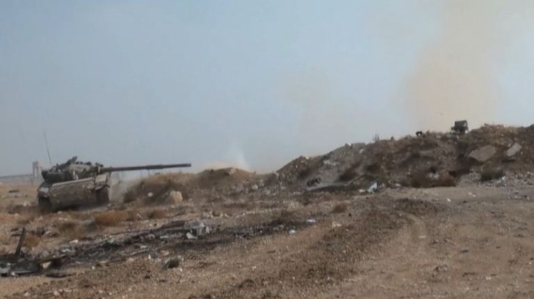 Наступление сирийской армии на боевиков в пригороде Дамаска. Кадры боев Наступление сирийской армии на боевиков в пригороде Дамаска. Кадры боев