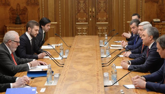 Председатель Государственной Думы РФ Вячеслав Володин и председатель ПАСЕ Педро Аграмунт во время встречи в Москве. 12 января 2017 Председатель Государственной Думы РФ Вячеслав Володин и председатель ПАСЕ Педро Аграмунт во время встречи в Москве. 12 января 2017
