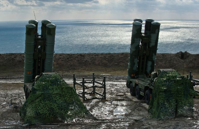 Зенитный ракетный комплекс С-400 Триумф полка противовоздушной обороны в Феодосии Зенитный ракетный комплекс С-400 Триумф полка противовоздушной обороны в Феодосии
