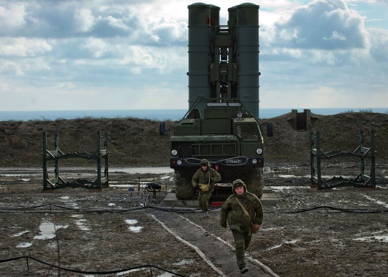 Зенитный ракетный комплекс С-400 Триумф полка противовоздушной обороны в Феодосии Зенитный ракетный комплекс С-400 Триумф полка противовоздушной обороны в Феодосии