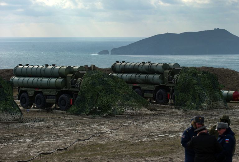 Зенитный ракетный комплекс С-400 Триумф полка противовоздушной обороны в Феодосии Зенитный ракетный комплекс С-400 Триумф полка противовоздушной обороны в Феодосии