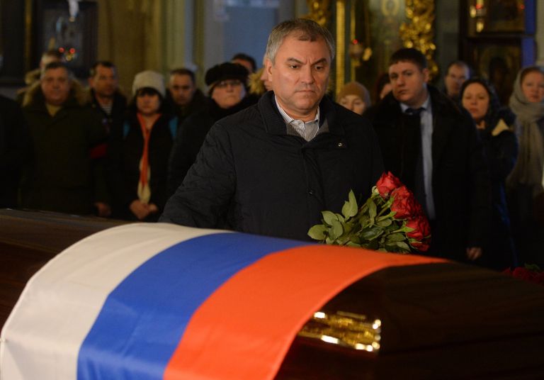 Председатель Государственной Думы РФ Вячеслав Володин на церемонии прощания с Елизаветой Глинкой в Успенском соборе Новодевичьего монастыря. 16 января 2017 Председатель Государственной Думы РФ Вячеслав Володин на церемонии прощания с Елизаветой Глинкой в Успенском соборе Новодевичьего монастыря. 16 января 2017