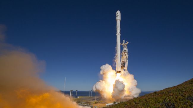 Запуск ракеты Falcon компании SpaceX. Архивное фото Запуск ракеты Falcon компании SpaceX. Архивное фото