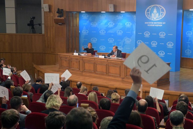 Министр иностранных дел РФ Сергей Лавров на пресс-конференции по итогам деятельности российской дипломатии в 2016 году. 17 января 2017 Министр иностранных дел РФ Сергей Лавров на пресс-конференции по итогам деятельности российской дипломатии в 2016 году. 17 января 2017
