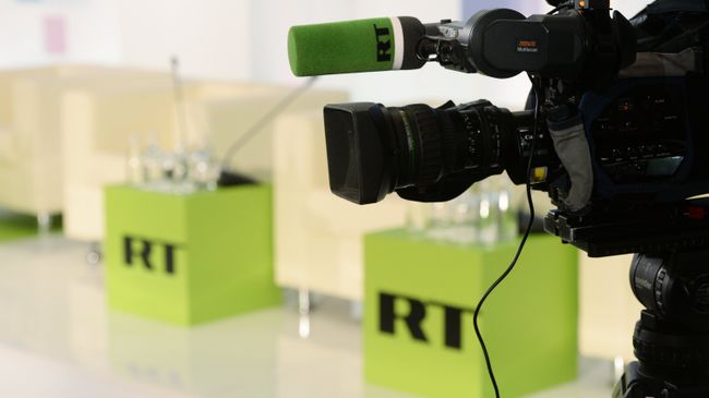 Логотип телеканала RT. Архивное фото Логотип телеканала RT. Архивное фото
