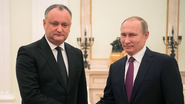 Президент РФ Владимир Путин и президент Молдовы Игорь Додон во время встречи в Кремле. 17 января 2016
