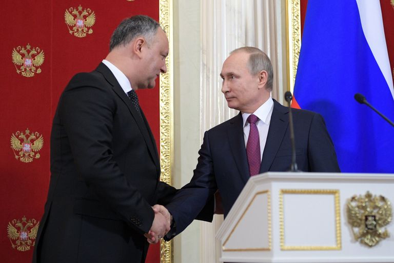 Президент Молдовы Игорь Додон и президент РФ Владимир Путин по итогам встречи в Кремле. 17 января 2017