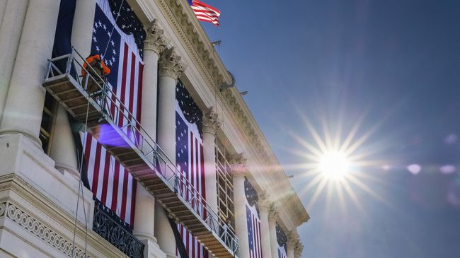 Здание Конгресса США на Капитолийском холме в Вашингтоне. Архивное фото Здание Конгресса США на Капитолийском холме в Вашингтоне. Архивное фото