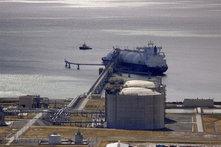 Танкер-газовоз Гранд Елена, завод по производству СПГ, проект Сахалин-2