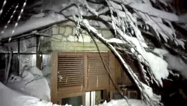 Отель Rigopiano di Farindola в итальянском регионе Абруццо после схода лавины. Архивное фото Отель Rigopiano di Farindola в итальянском регионе Абруццо после схода лавины. Архивное фото