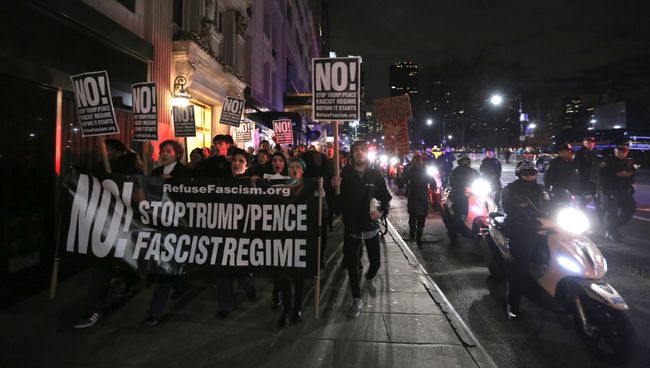 Акция протеста в Нью-Йорке перед инаугурацией Трампа. 19 января 2017 Акция протеста в Нью-Йорке перед инаугурацией Трампа. 19 января 2017