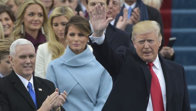 Избранный президент Дональд Трамп прибыл на инаугурацию в Капитолий в Вашингтон. 20 января 2017 Избранный президент Дональд Трамп прибыл на инаугурацию в Капитолий в Вашингтон. 20 января 2017