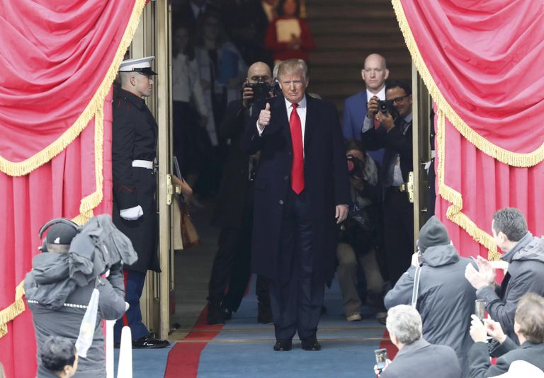 Избранный президент США Дональд Трамп прибывает на свою инаугурацию в Капитолии. 20 января 2017 года Избранный президент США Дональд Трамп прибывает на свою инаугурацию в Капитолии. 20 января 2017 года